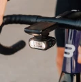 Oświetlenie rowerowe MAGICSHINE HORI 900 lm akumulator.jpeg