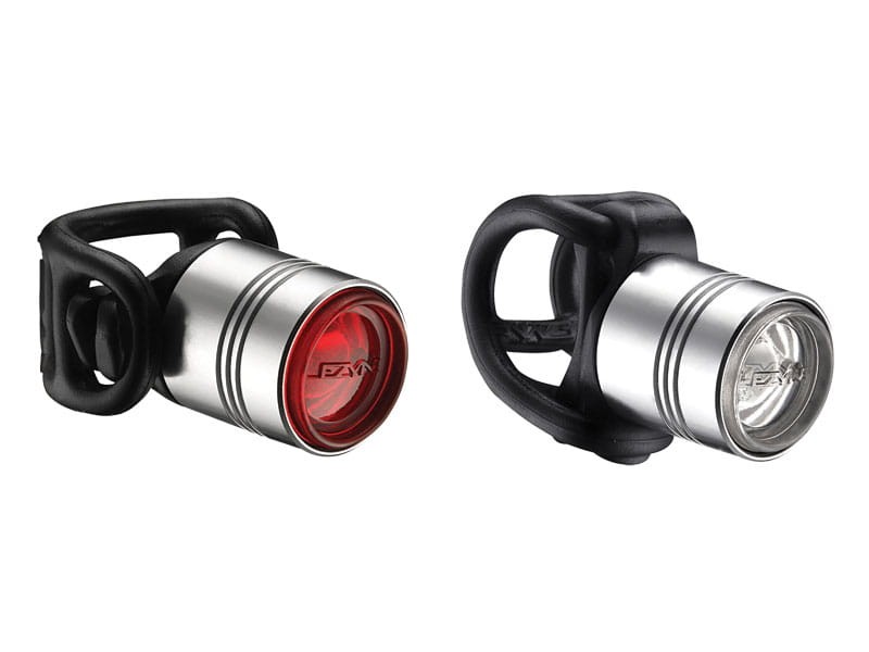 Zestaw lampki LEZYNE LED FEMTO DRIVE PAIR przód 15 lumenów srebrna, tył 7 lumenów srebrna (NEW).jpg