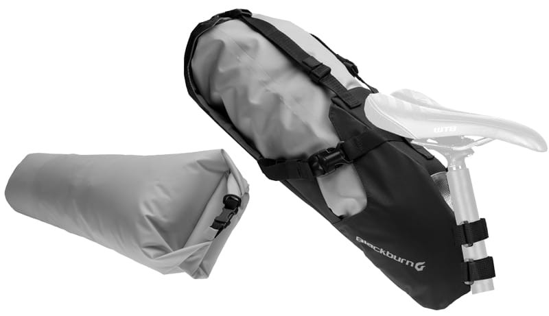 Torba pod siodło BLACKBURN Outpost Seat Pack 10,5l z workiem wodoodpornym czarna.jpg